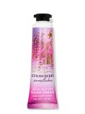 【Bath&BodyWorks】シアバターハンドクリーム：ストロベリースノーフレーク